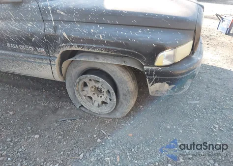 2001 Dodge Ram 1500 St из США, поврежденный, VIN 3B7HC13Y81G816677